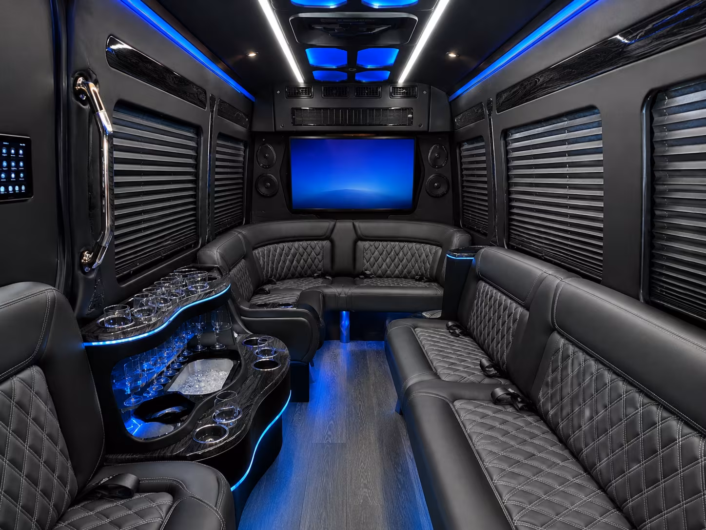 direct airport shuttle buses from edmond to will rogers world airport okc